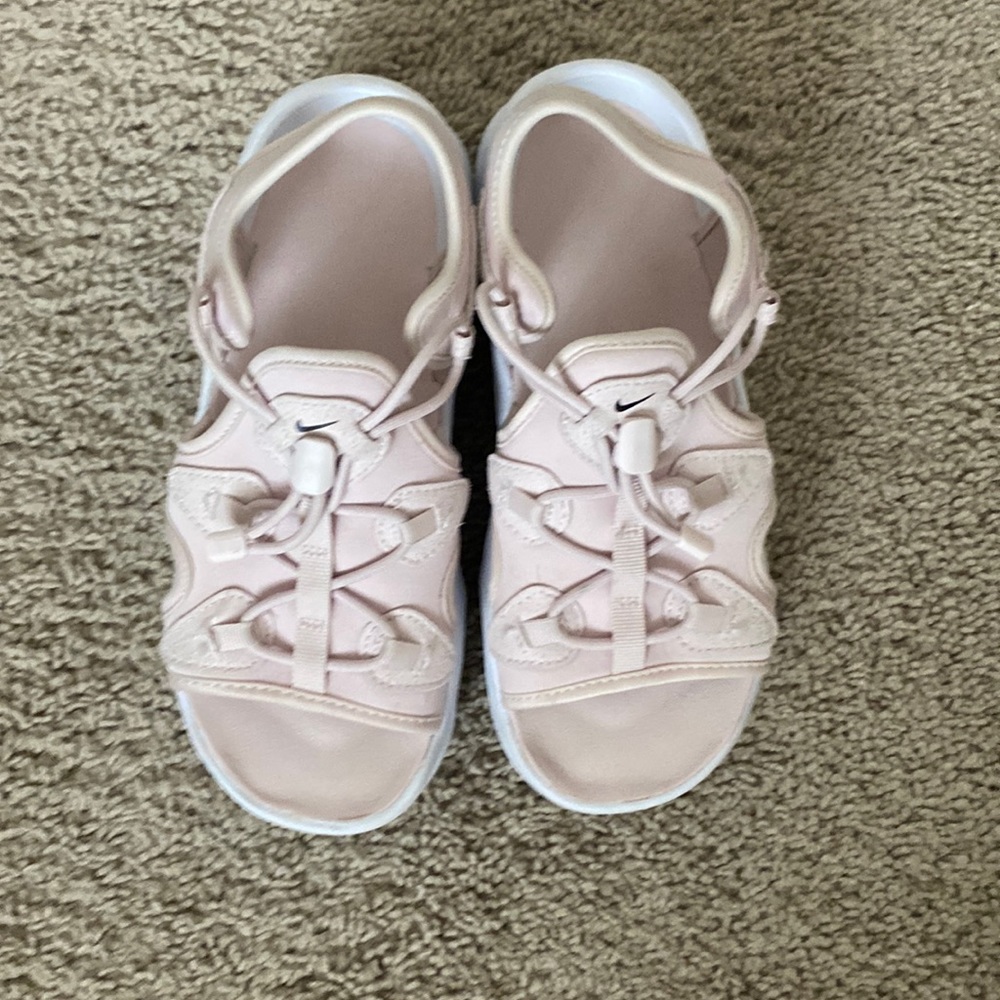 Nike chunky sandals sz 6